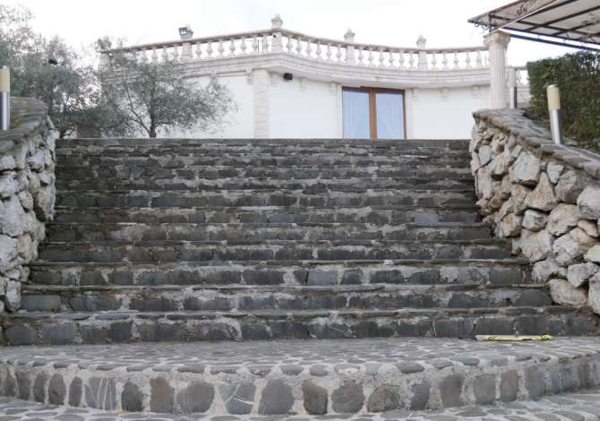 Njoftime Pune ne Tirane, Profesioni Kamariere,banakiere , , Pagesa Me Marreveshje.