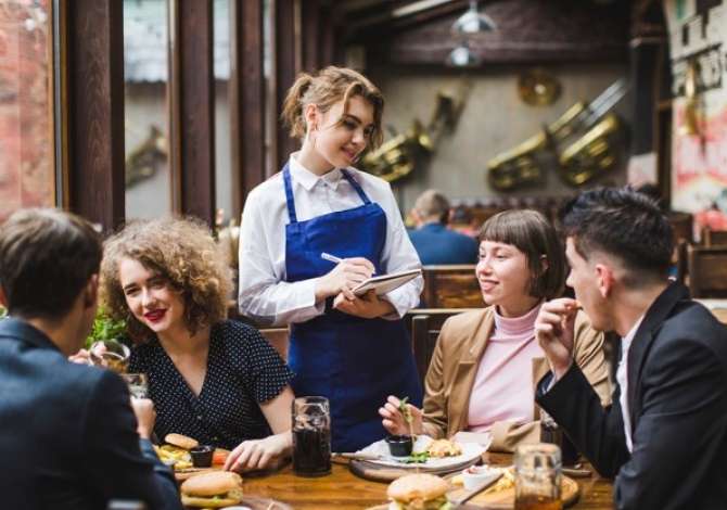 Offerte di lavoro per Kamarier/e restoranti, ndihmes/e kamariere a Valona