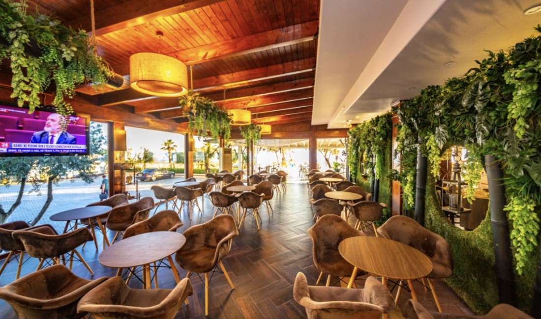 Njoftime Pune ne Durres, Profesioni Kamarier Bari,kuzhinier i dyte ,kamarier restoranti,picier,Banakier , Ndihmes Banakier/e ,Sanitare , Ndihmes Kuzhiniere ,Pjatalarese , , Pagesa Me Marreveshje.