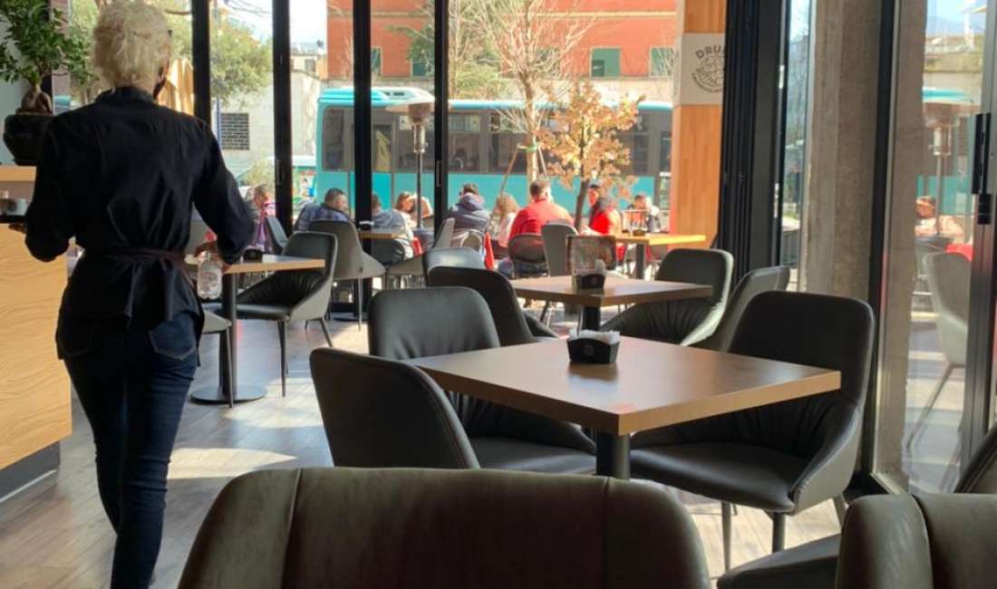 Njoftime Pune ne Tirane, Profesioni Kamariere  , , Pagesa Me Marreveshje.