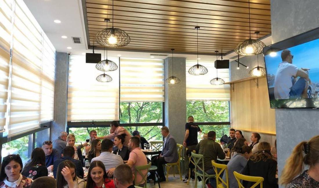 Offerte di lavoro a Tirana, Profession Punonjese per sherbim ne banak , , Pagamento Trattabile.