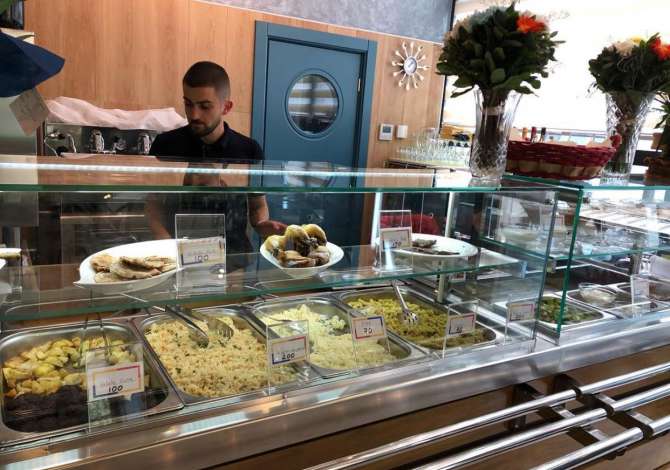 Offerte di lavoro a Tirana, Profession Punonjese per sherbim ne banak , , Pagamento Trattabile.