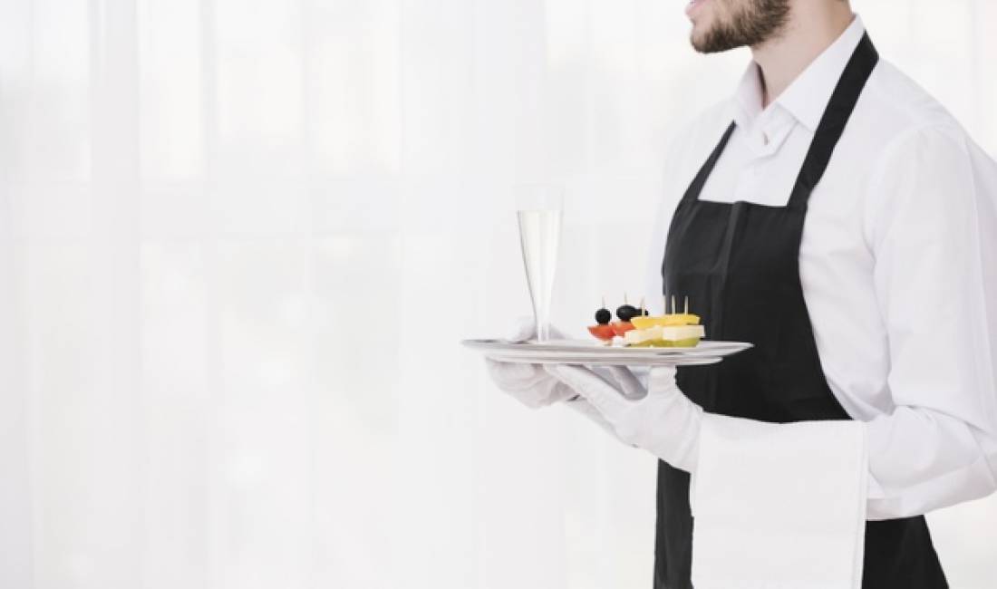 Offerte di lavoro a Tirana, Profession banakier/e,kamarier/e , , Pagamento Trattabile.