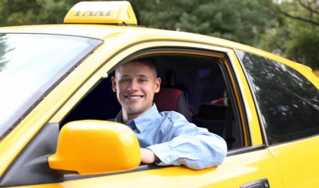 Offerte di lavoro a Tirana, Profession Shofer taksie , , Pagamento 45,000  Leke.