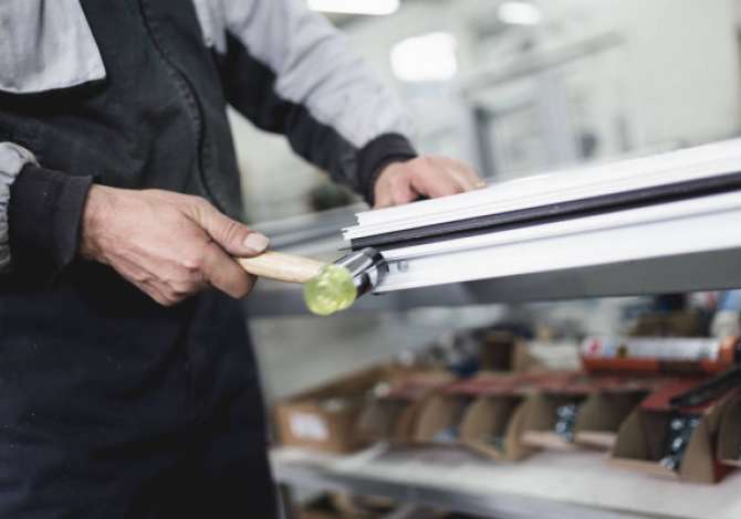 Njoftime Pune per ndihmes Punetor Duralumini dhe PVC. ne Tirane