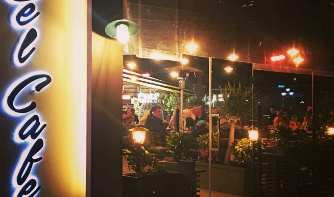 Offerte di lavoro a Tirana, Profession Punonjes/e per banak,kamarier  , , Pagamento Trattabile.