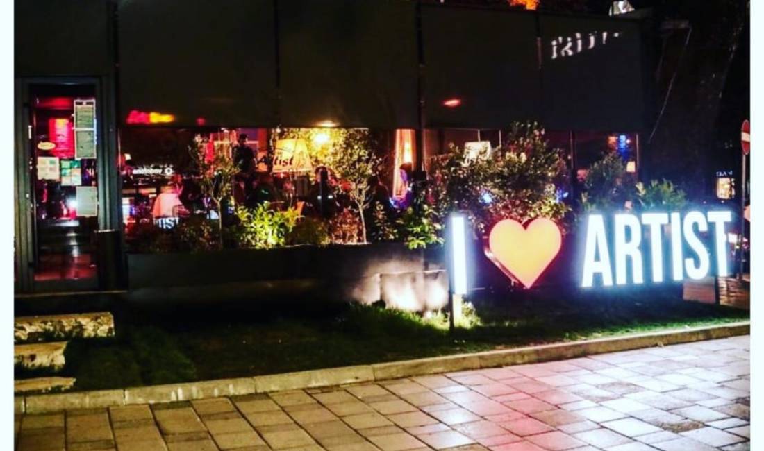 Offerte di lavoro a Tirana, Profession Kamariere, ndihmes banankier/e , , Pagamento Trattabile.