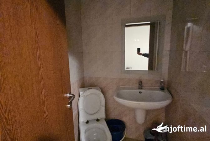 JEPET ME QERA AMBJENT BIZNESI PRANE GJYKATES DURRES