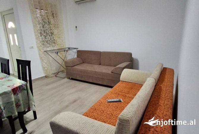Shtepi ne shitje Apartament ne Durres, 2+1, Mobilimi E mobiluar, Pagesa 90,000  Euro.