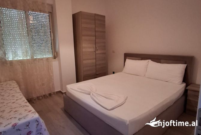 Shtepi ne shitje Apartament ne Durres, 2+1, Mobilimi E mobiluar, Pagesa 90,000  Euro.