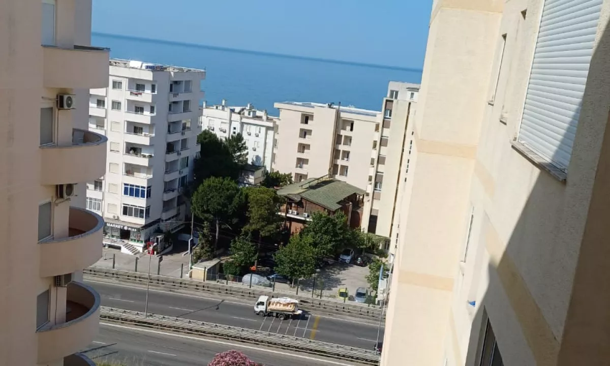 Shtepi ne shitje Apartament ne Durres, Garsoniere, Mobilimi E mobiluar, Pagesa 55,000  Euro.