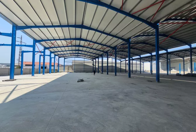 JEPEN ME QERA 2 KAPANONE NË AUTOSTRADËN TIRANË - DURRËS 