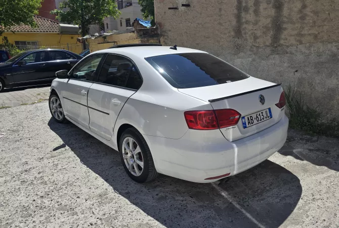 Auto in Vendita a Durazzo - 75,000 Euro