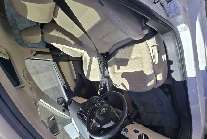 Auto in Vendita a Durazzo, Volkswagen, 2013 gasoline-gas,Kambio Automatik Pagamento 75,000  Euro.