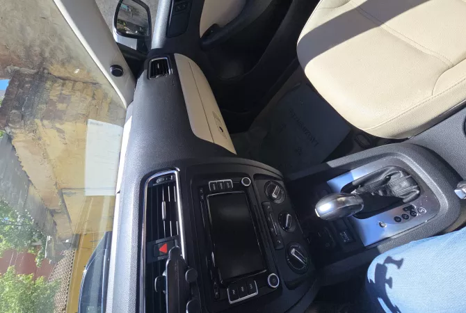 Auto in Vendita a Durazzo, Volkswagen, 2013 gasoline-gas,Kambio Automatik Pagamento 75,000  Euro.