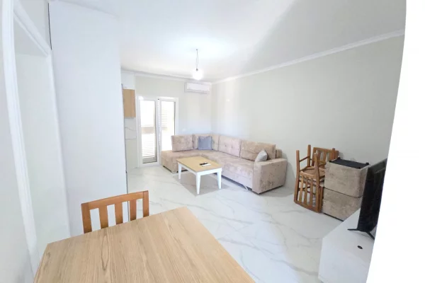 Shtepi me qera Apartament ne Durres, 1+1, Mobilimi E mobiluar, Pagesa 300  Euro.
