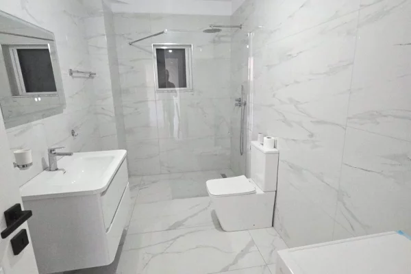 Shtepi me qera Apartament ne Durres, 1+1, Mobilimi E mobiluar, Pagesa 300  Euro.