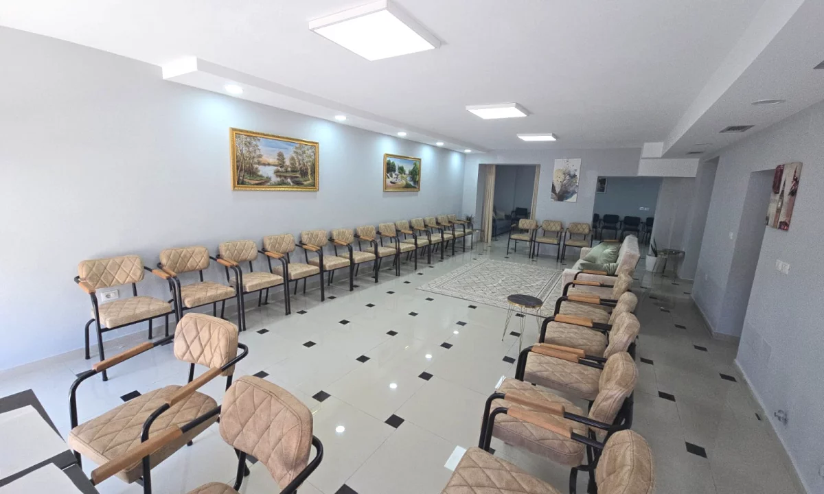 JEPET ME QERA AMBJENT BIZNESI PRANE MARKATES DURRES