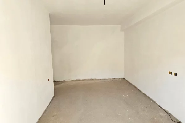 Shtepi ne shitje Apartament ne Durres, 2+1, Mobilimi E mobiluar, Pagesa 80,000  Euro.