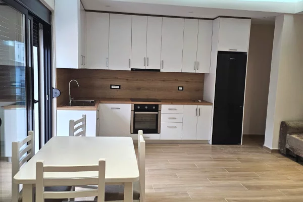 Shtepi me qera Apartament ne Durres, 1+1, Mobilimi E mobiluar, Pagesa 300  Euro.