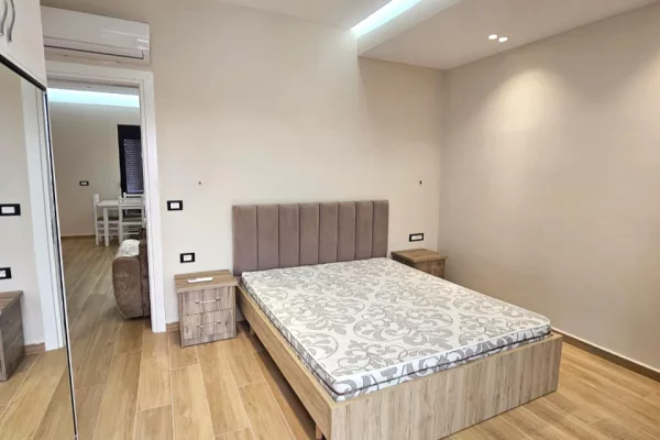 Shtepi me qera Apartament ne Durres, 1+1, Mobilimi E mobiluar, Pagesa 300  Euro.
