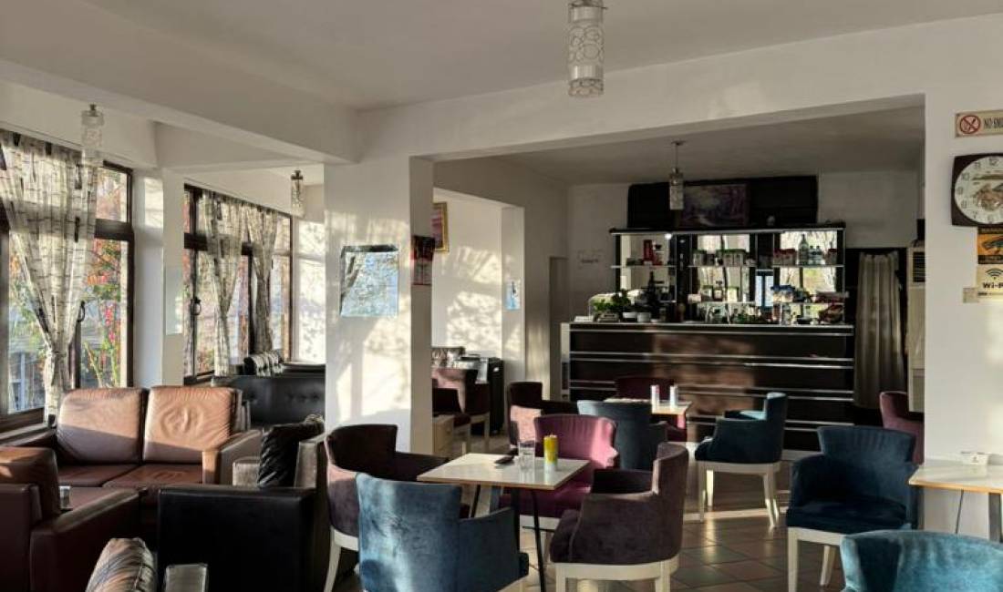 Jepet me qera lokali tek Memoriali i Skenderbeut