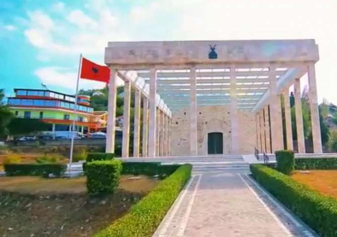 Ambient biznesi me qera 2+1 ne Lezhe - 800 Euro