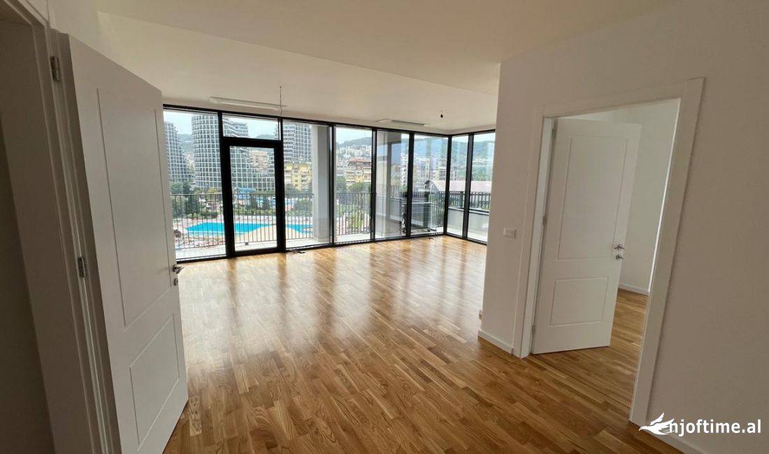 Jepen 3 Ambjente me Qera per Zyra  tek Rruga e Kosovarve 