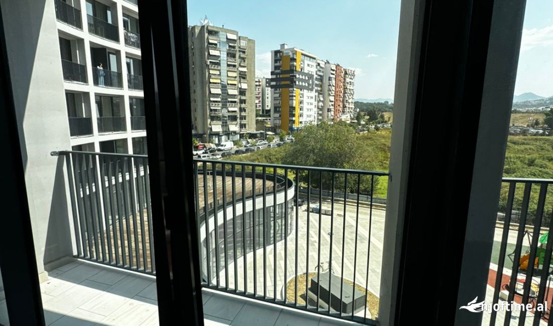 Jepen Ambjente me Qera per Zyra tek Rruga e Kosovarve tek Lake View