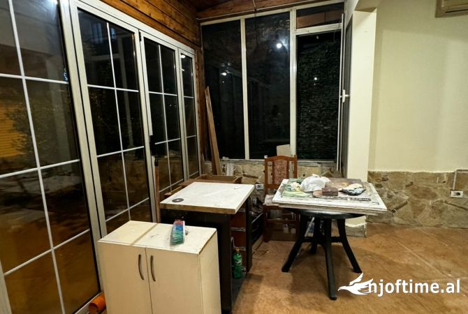 Ambiente Commerciale in Affitto 2+1 a Tirana - 600 Euro