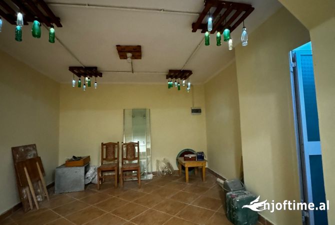 Ambiente Commerciale in Affitto 2+1 a Tirana - 600 Euro