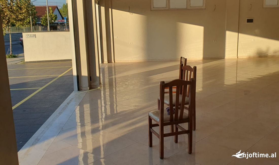 Super Njesi Biznesi ne Laknas, Vore-Kamze +9 Poste Parkimi