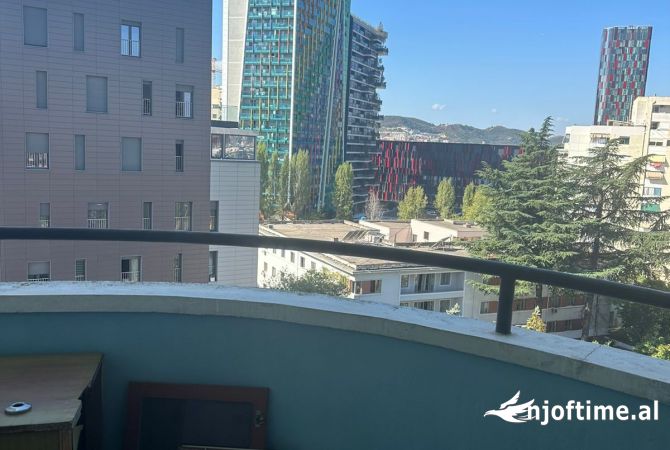 Ambiente Commerciale in Affitto 3+1 a Tirana - 2,500 Euro