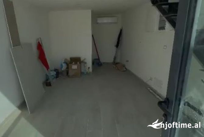 Jepet Ambjenti me Qera tek Lake View me Super Cmim