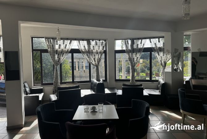 JEPET ME QERA BAR RESTORANT OBORR , SIPERFAQE 200 M2 TEK HIPOTEKA E LEZHES 