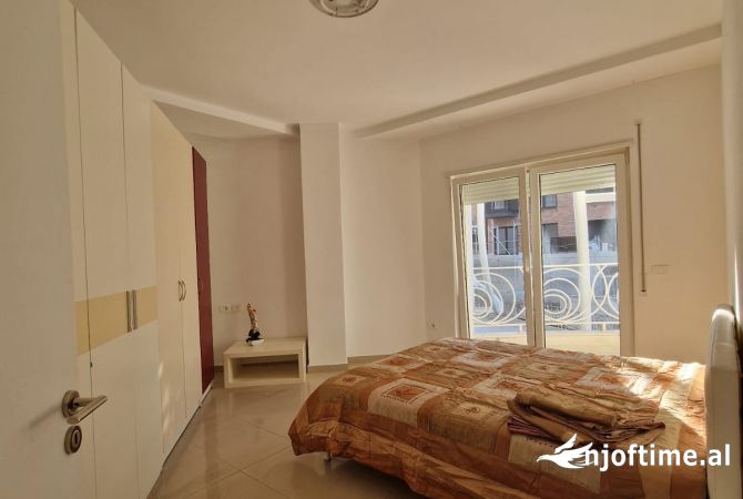 Appartamento in affitto a Tirana 1+1, Arredato