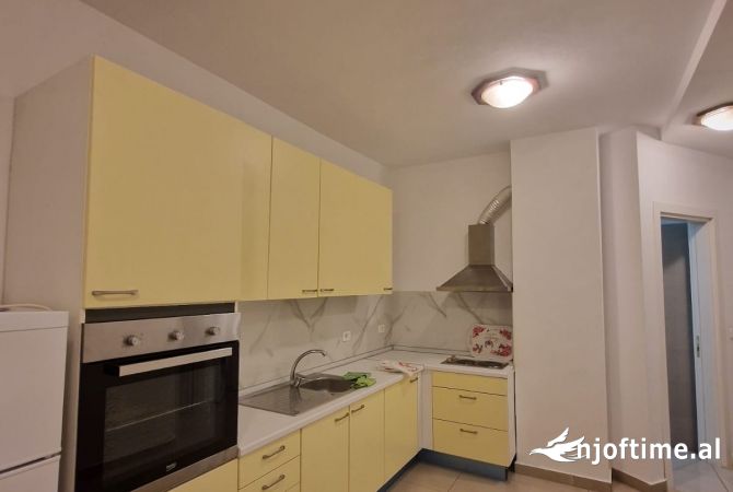 Jepet Ap 1+1+garazh me Qera Tek Kodra Diellit 2