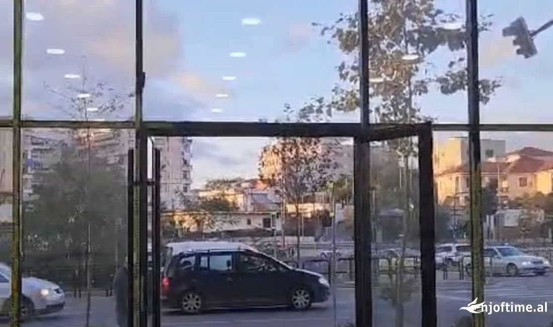 Jepet  Ambjent Biznesi me Qera ne Brryl 