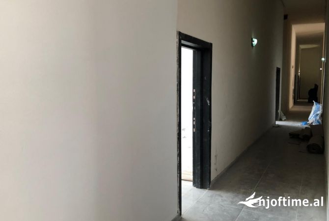 Business Property in Sale 1+1 in Tirana - 250,000 Euro