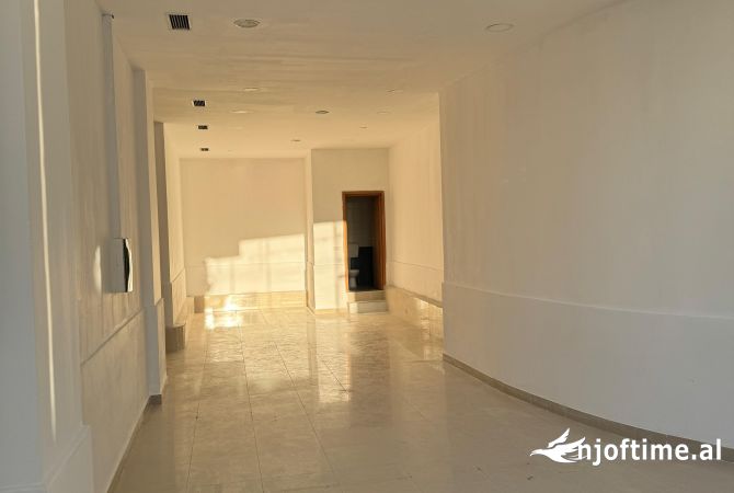 Jepet  Ambjent Biznesi me Qera Tek Ambasada Amerikane