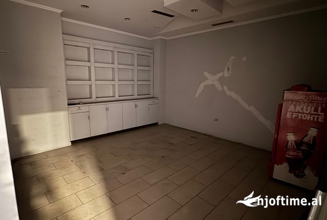 Jepet Dyqan me Qera Tek Rruga e Elbasanit