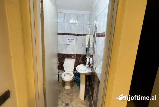 Jepet Dyqan me Qera Tek Rruga e Elbasanit