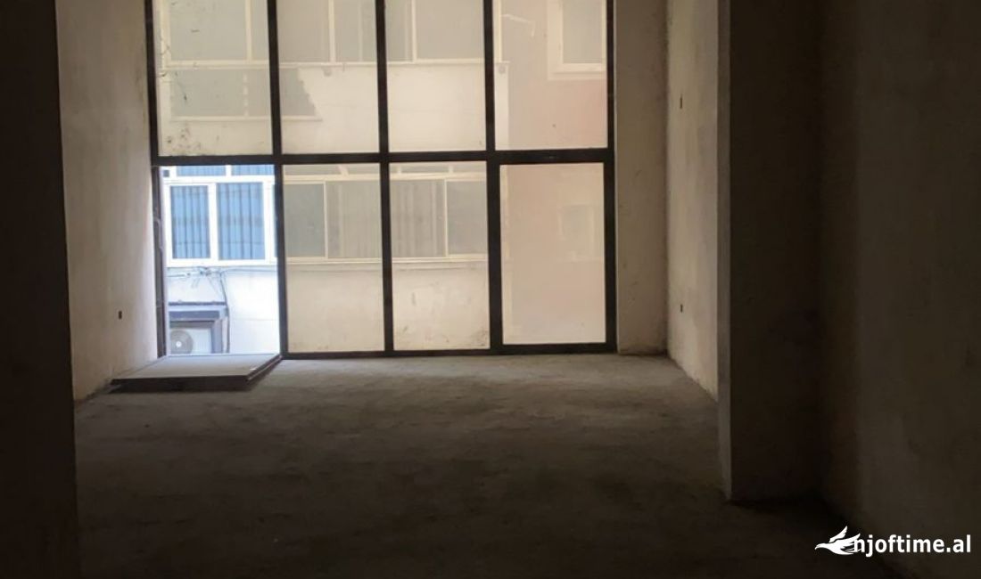 SHITET AMBJENT BIZNESI NE KAMEZ