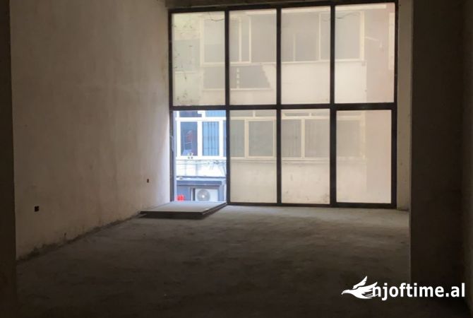 SHITET AMBJENT BIZNESI NE KAMEZ