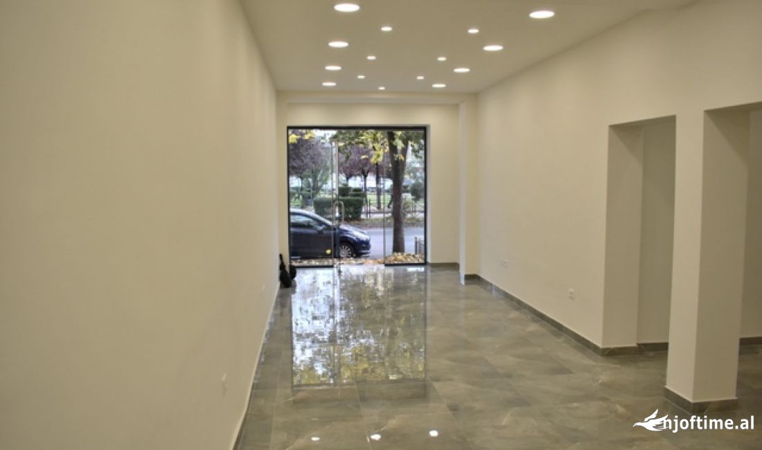 📍Shitet Dyqani Perballe Stadiumit Dinamo.