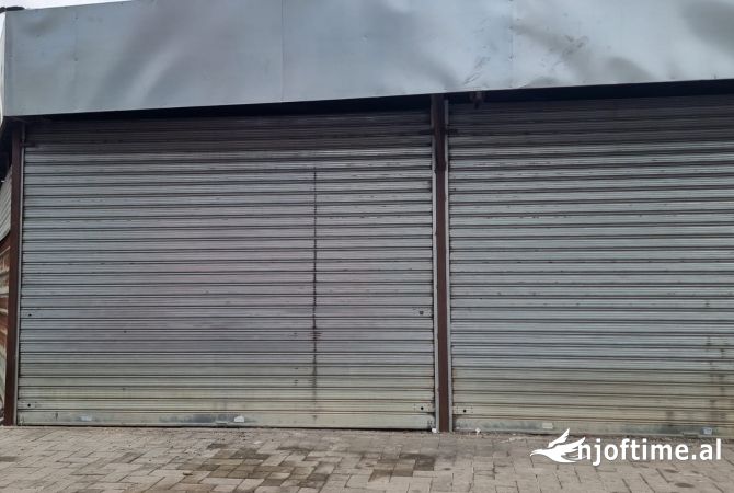 Ambiente Commerciale in Affitto 1+1 a Tirana - 600 Euro
