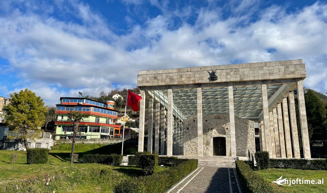 🏨Jepet me Qera Ndertese 4-Kateshe ne Zemer te Lezhes – Mundesi e Arte per HOTEL! ✨