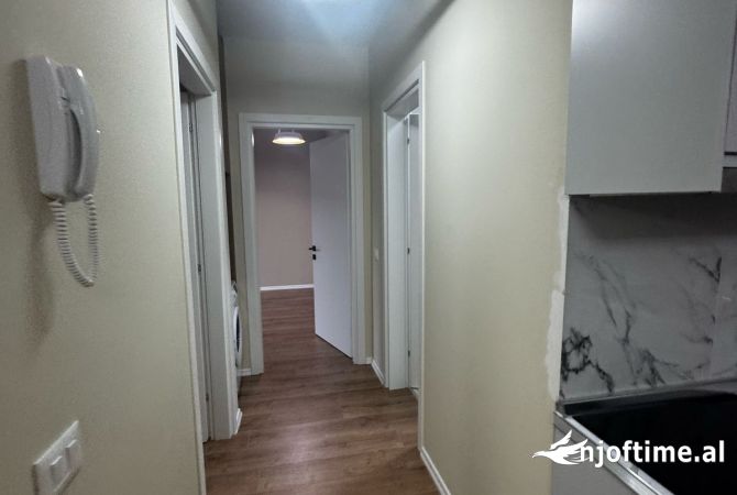 Shtepi me qera Apartament ne Tirane, 3+1, Mobilimi E mobiluar, Pagesa 450  Euro.