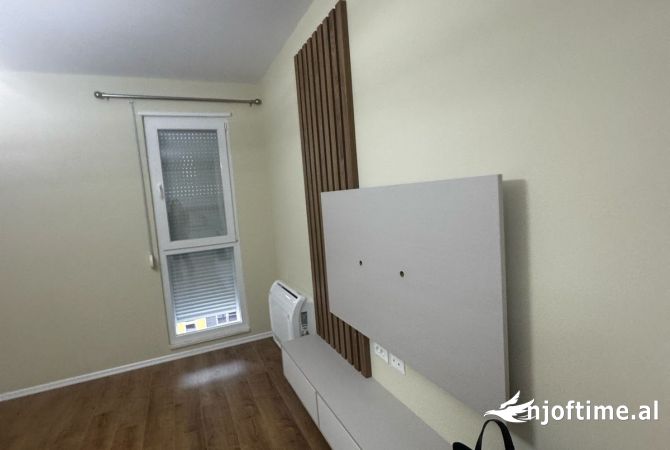 Shtepi me qera Apartament ne Tirane, 3+1, Mobilimi E mobiluar, Pagesa 450  Euro.