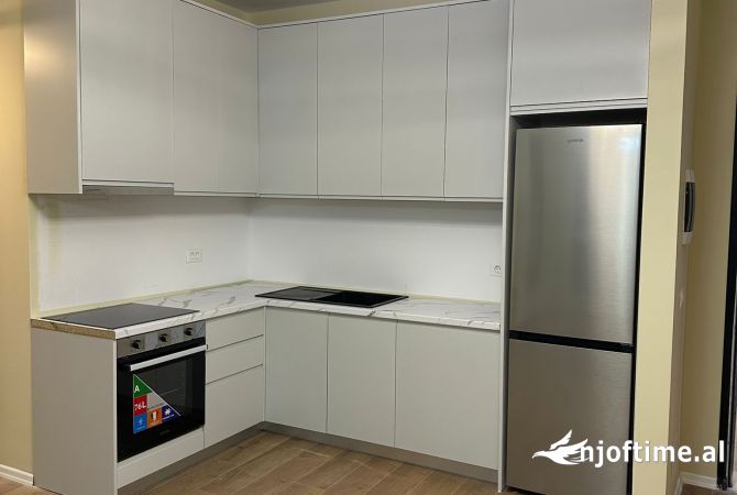 Shtepi me qera Apartament ne Tirane, 3+1, Mobilimi E mobiluar, Pagesa 450  Euro.